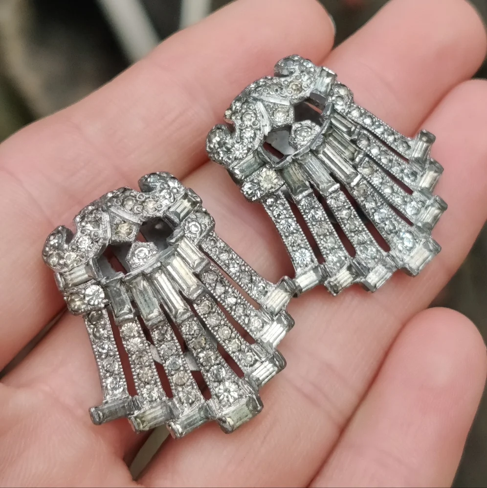 Hollywood 40s Glamour! Two Vintage Silver Crystal Dress Clips - Picture 6 of 12